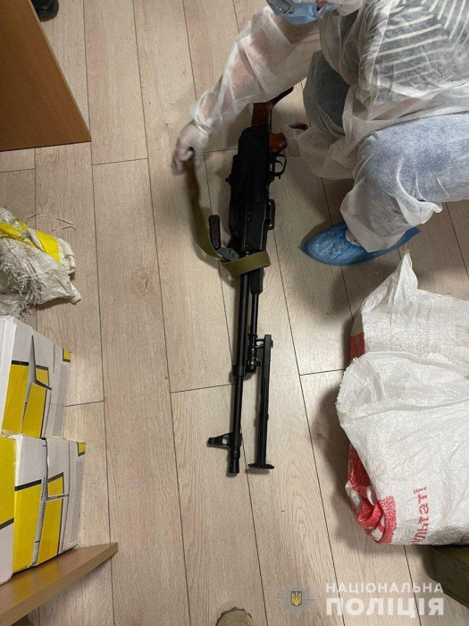 В Киеве на "горячем" поймали незаконных торговцев оружием