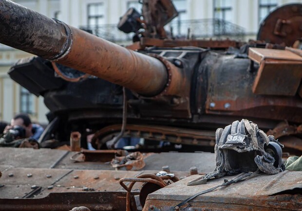 На Подоле откроется благотворительная выставка военных трофеев "Сопротивление 2022". 