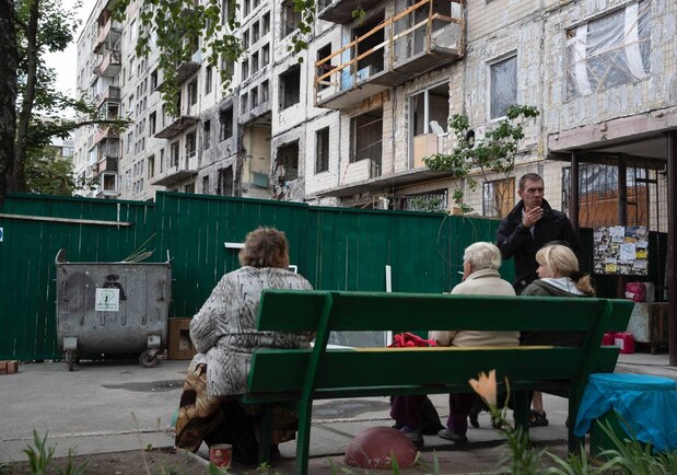 На Оболони восстанавливают поврежденное здание от обстрелов РФ: как проходят работы. 