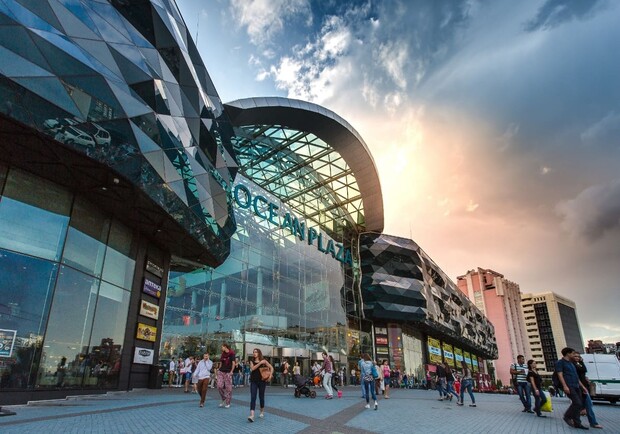 В Киеве в ТРЦ Ocean Plaza закрыли все магазины 