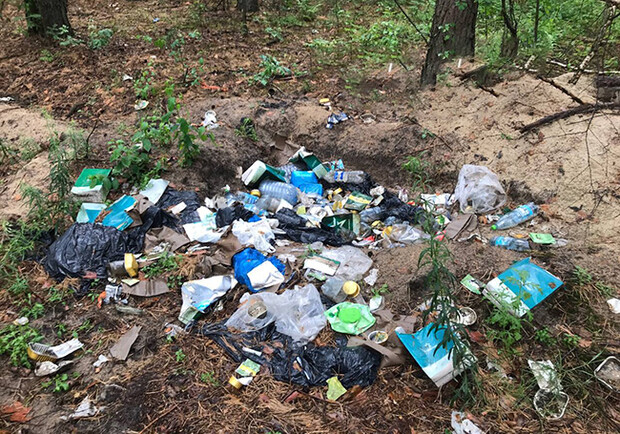 Как выглядят брошенные оккупантами РФ позиции на Киевщине &ndash; фото 