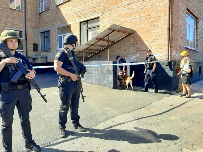 На Київщині затримали чоловіка, який повідомив про "замінування" закладу освіти.