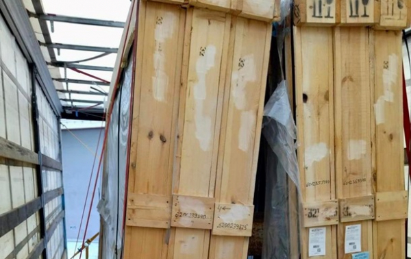 На митниці у Києві вилучили 86 тонн скла з Росії