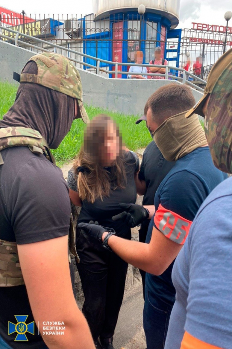 У Києві затримали жінку, яка здавала розташування ЗСУ та важливих об'єктів.