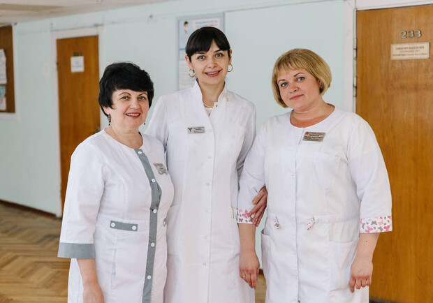 У Києві можна записатися на прийом до різнопрофільних лікарів поліклініки "Охматдиту". 