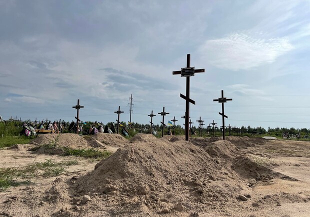 На Київщині вже виявили понад 1,3 тис тіл вбитих окупантами мирних людей. 