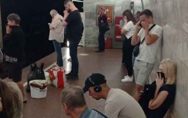 У київському метро чоловік розпорошив газовий балончик