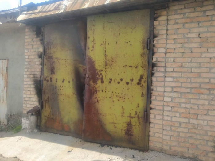В одному з гаражів Бучі виявили рештки вбитих окупантами громадян.