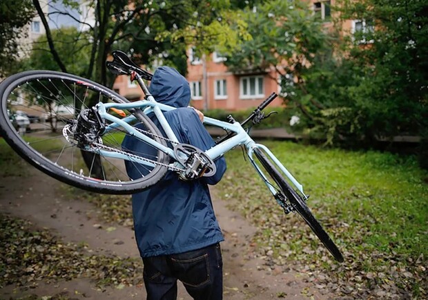 В Київській області затримали серійного крадія велосипедів. 