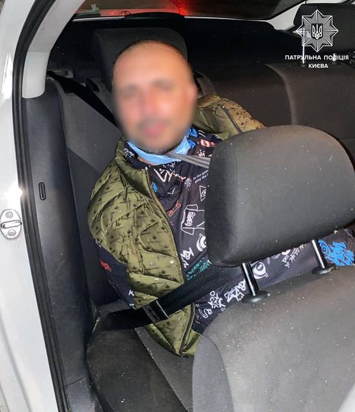 Кияни завадили втечі п’яного водія, який влаштував ДТП на Дарниці.