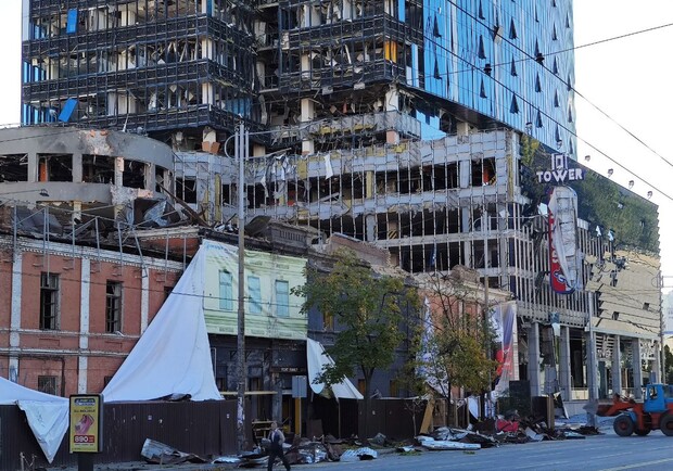 Внаслідок обстрілів бізнес-центру 101 Tower у Києві постраждали офіси Samsung та Microsoft. 