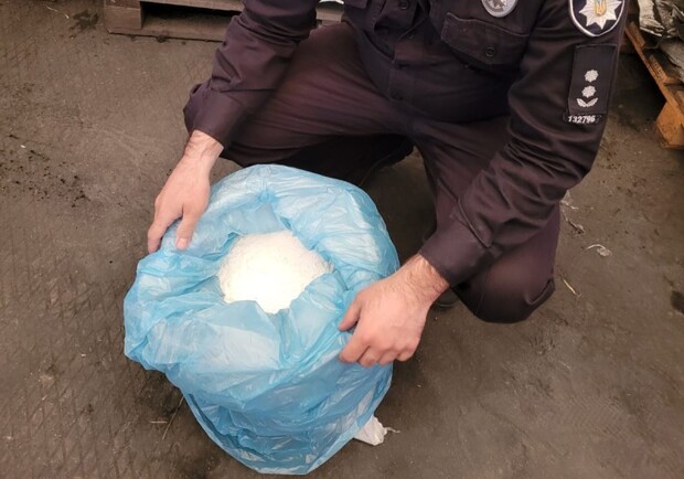 Київські правоохоронці викрили міжнародний канал збуту наркотиків. 