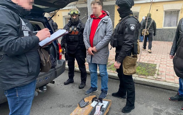 На Київщині піймали продавців зброї та вибухівки