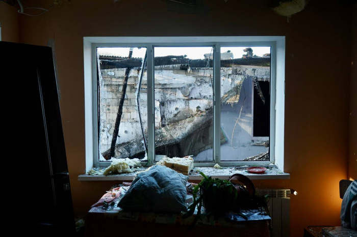 У Київській області дрон "Shahed" упав просто на подвір’я пенсіонерів: фото руйнувань.