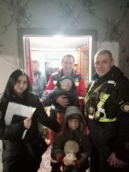 У Києві врятували жінку, яка намагалась скоїти самогубство на очах власних дітей.
