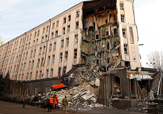 Як виглядає частково зруйнований росіянами 31 грудня готель Alfavito у Києві – фото. 