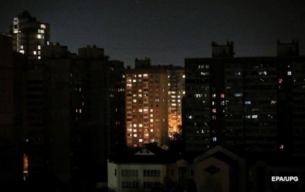 Стало відомо, чому в Києві почали відключати світло вночі