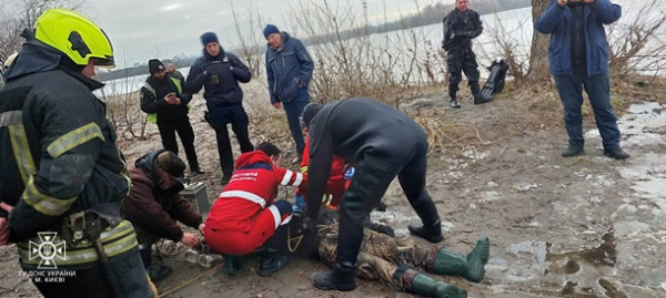 У Києві загинув рибалка, який провалився під кригу