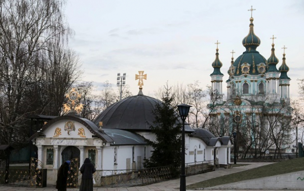 Суд зобов'язав знести храм-кіоск на ділянці Музею історії України - Мінкульт