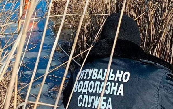 На Київщині знайшли мертвим чоловіка, який напередодні провалився під кригу