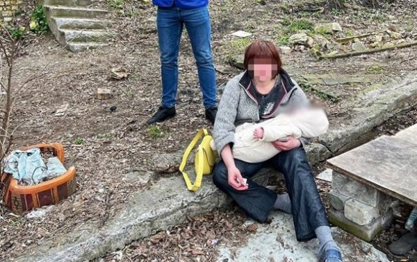 У Києві поліція вилучила у матері немовля
