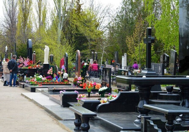 Став відомий графік проведення поминальних днів на цвинтарях Києва. 