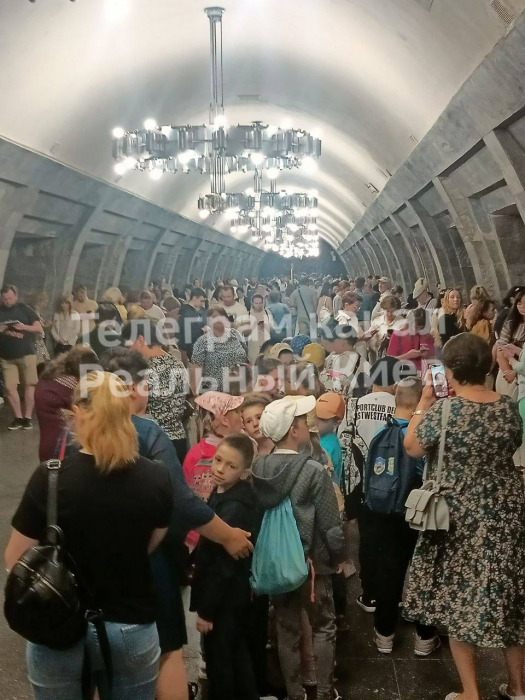 Сьогодні на станціях метро у Києві укривалася рекордна кількість людей фото 1