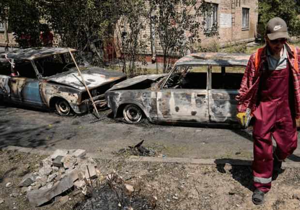 Спалені квартири та авто: наслідки нічної атаки на Київ російських дронів - фото. 