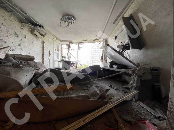 Як зараз виглядає будинок у Києві, на який упали уламки дронів -