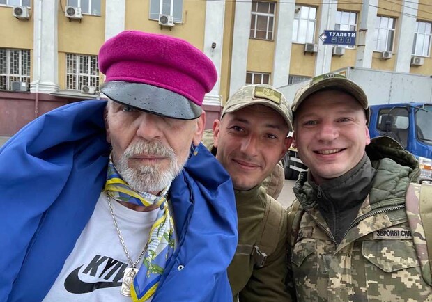 До Києва приїхав знаменитий стиліст із ФРН, який робить модні "лукі", присвячені Україні - фото 