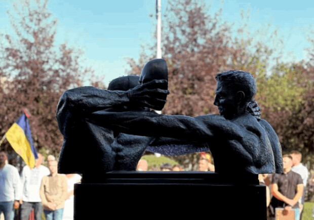 В Ірпені відкрили пам'ятник, присвячений подіям російсько-української війни. 