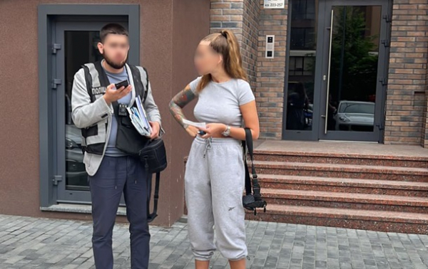 У Києві викрили сутенерку, яка втягнула у секс-бізнес понад 100 жінок