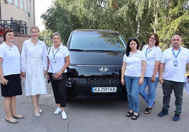 Трьом громадам Київської області передали авто для маломобільних людей: до кого звертатися для виклику