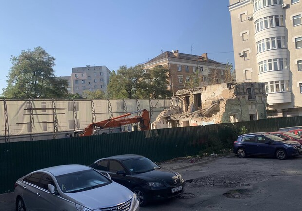 На Подолі руйнують лісопильню початку XX століття. 