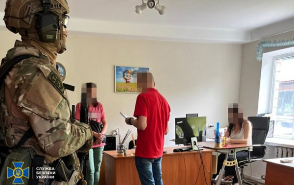 Допомагали ухилянтам: у Києві викрили посадовців ВЛК і військкомату