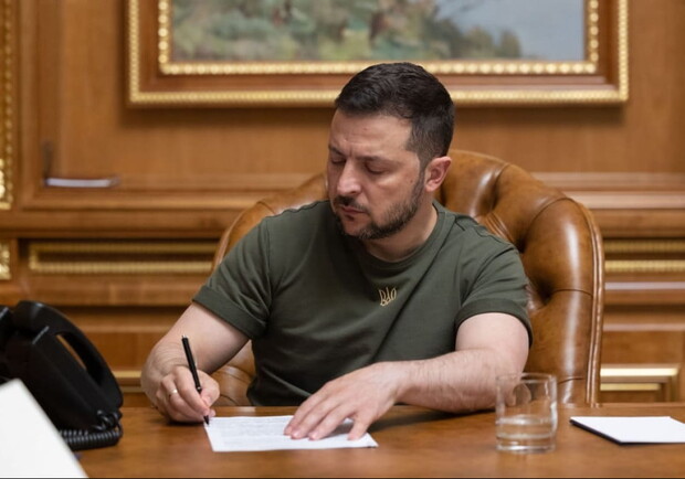 Володимир Зеленський наклав вето на закон про обмеження електронного декларування - 