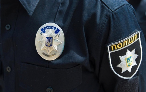 У Києві поліцейський затримав зловмисника попри поранення