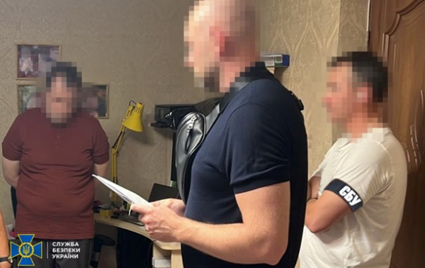 У Києві викрили програміста, який продавав фальшиві "документи"