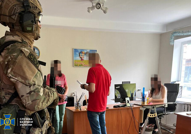 Допомагали ухилянтам: СБУ викрила корупційну схему лікарів та працівників військкомату - 
