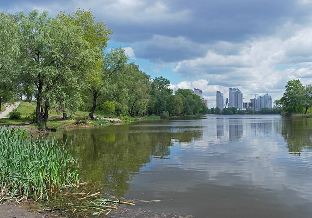 На Оболоні проведуть благоустрій території біля озера Вербне. 