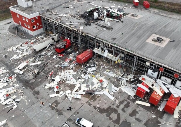 Момент удару по НП в Харкові потрапив на відео: 6 загиблих, 16 поранених -