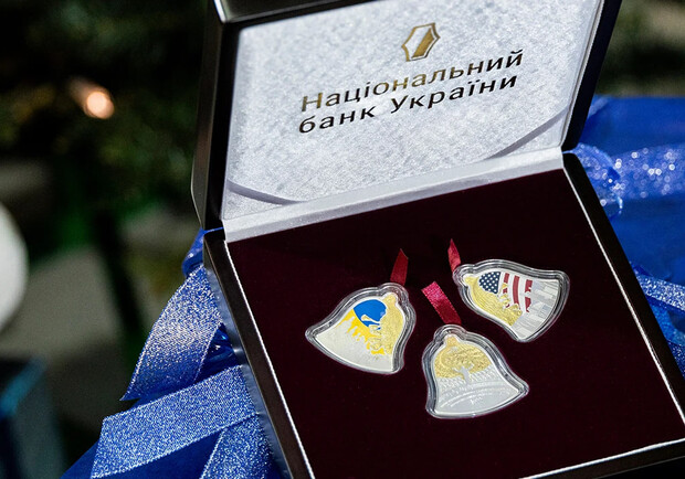 НБУ випустив набір пам'ятних монет "Щедрик – колядка дзвонів". 
