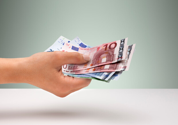 Компенсація за вимушені пересадки: киянам за добу повернули понад 100 тисяч гривень. 