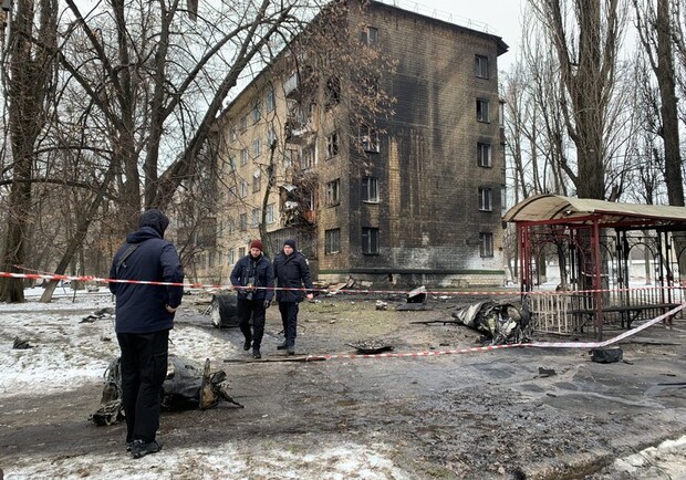 У Києві від ракетної атаки РФ пошкоджено гуртожиток "Укрзалізниці". 