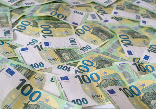 Курс валют в Україні 9 січня 2024 року: скільки коштує долар та євро. 