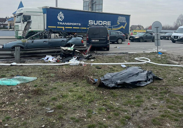 У Києві на Кільцевій дорозі сталася смертельне ДТП. 