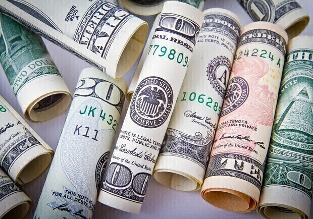 Курс валют в Україні 10 травня 2024 року: скільки коштує долар і євро. 