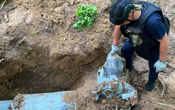 У Києві сапери знешкодили бойову частину ракети