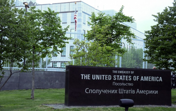 У посольстві США підтвердили смерть аташе в готелі Києва