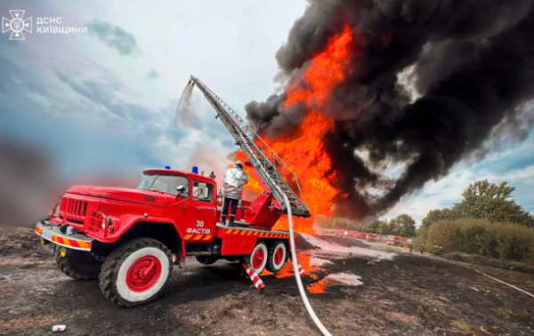 Нічна атака на Київщину: пошкоджено 13 приватних будинків Нічна атака на Київщину: пошкоджено 13 приватних будинків